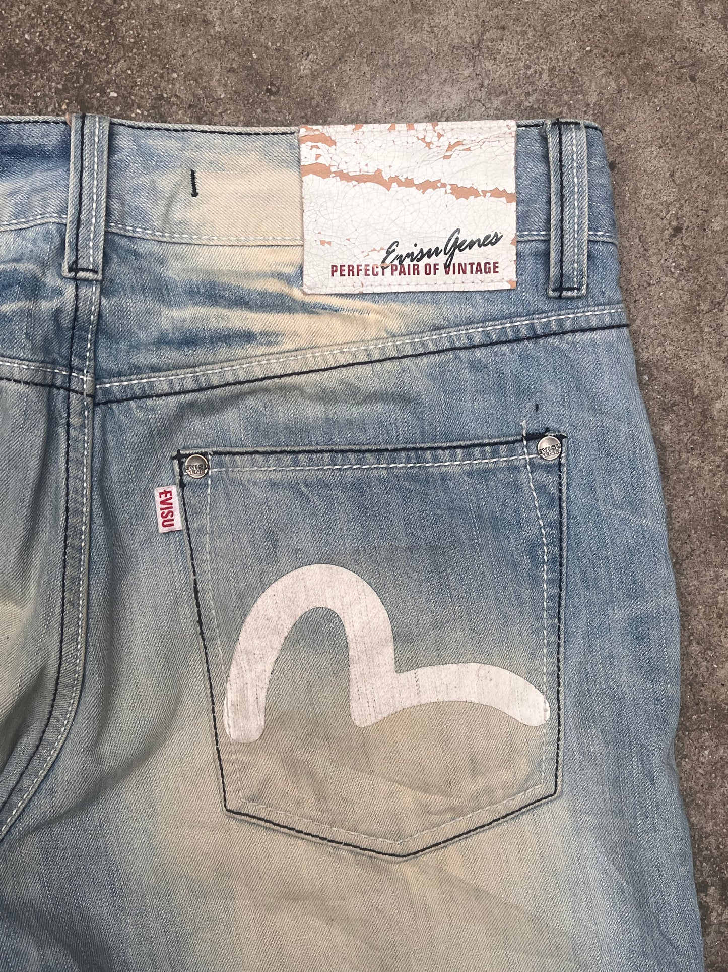 Baggy evisu light wash