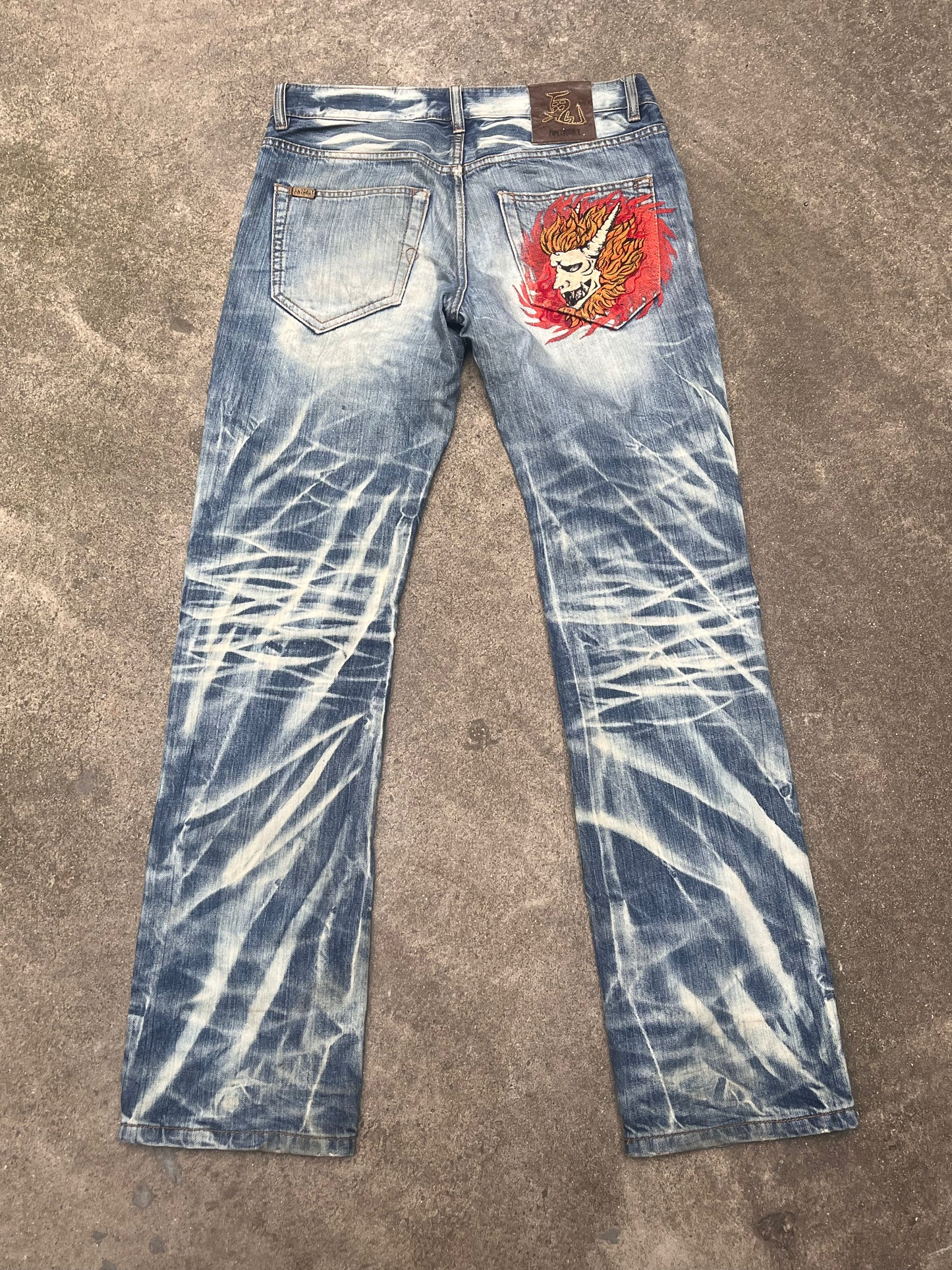 Onirai Red Demon washed jeans