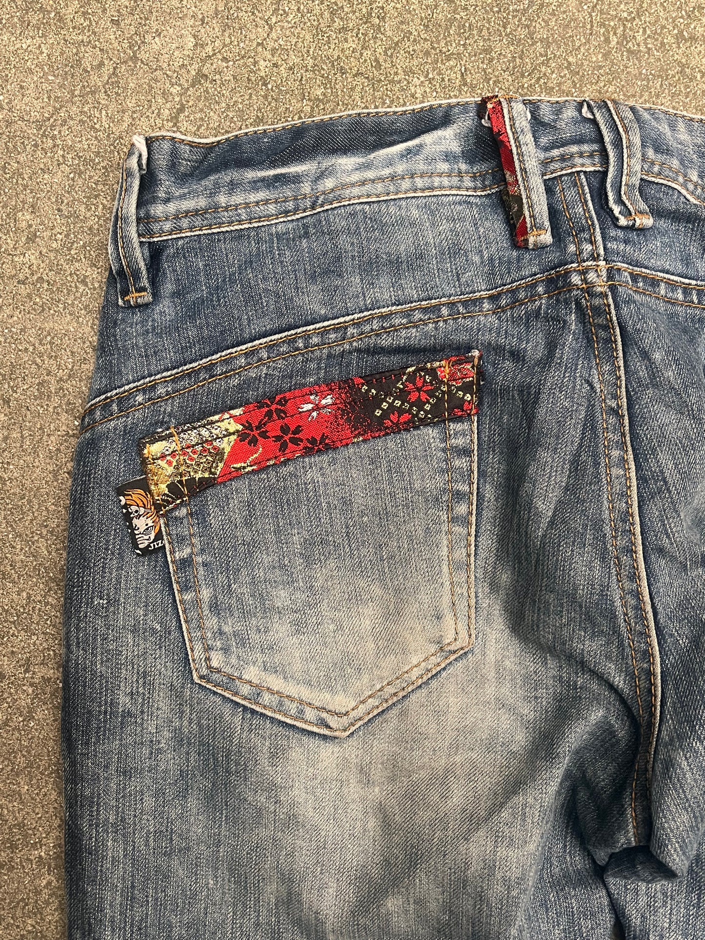 Baggy Jizo embroidered denim