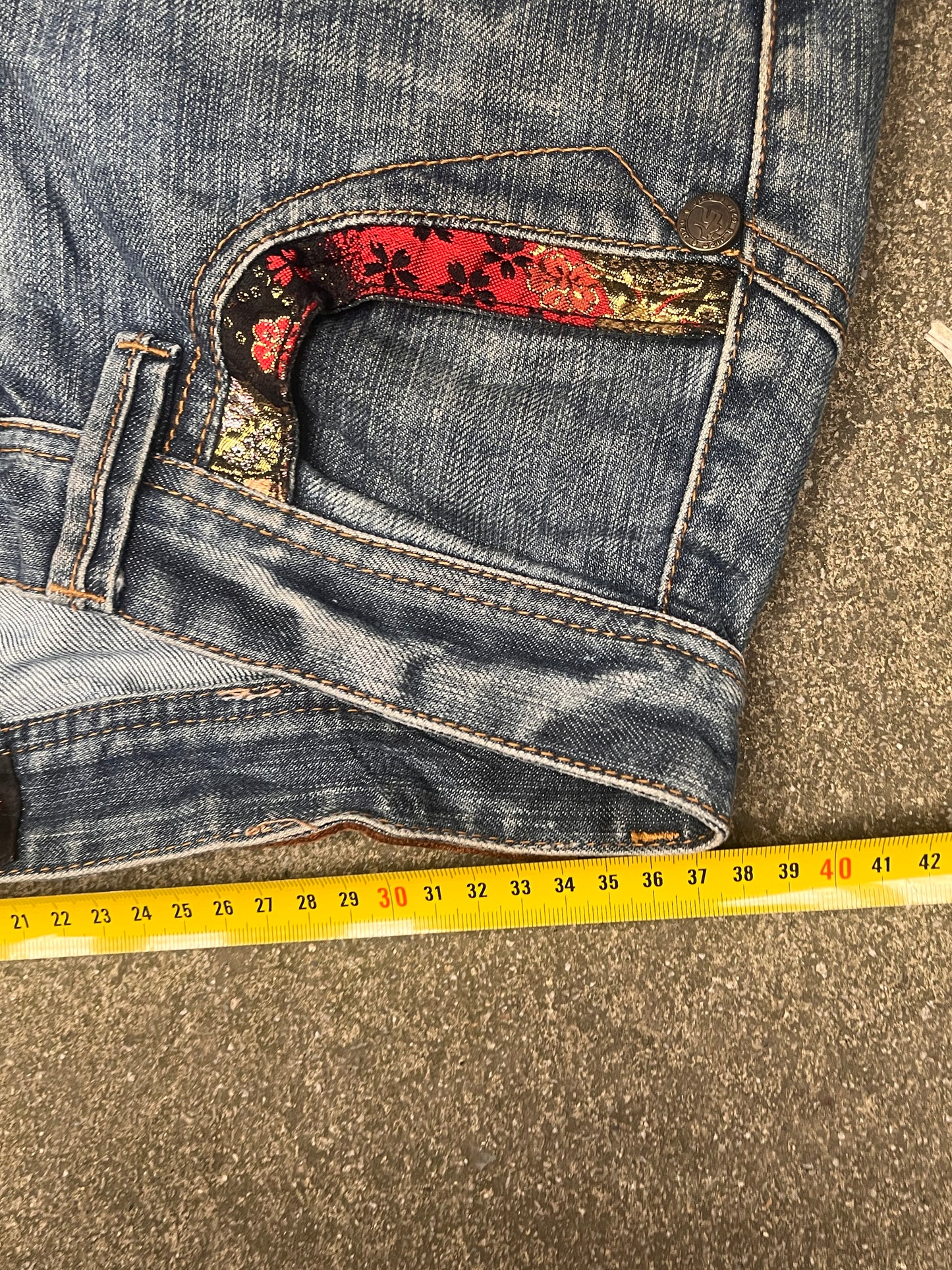 Baggy Jizo embroidered denim